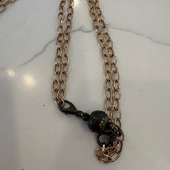 Gold Necklace with Star Pendant- never worn- 2 layers with hanging pedant stone- - Picture 6 of 6